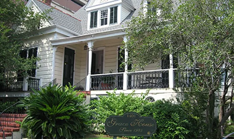 Bridge House / Grace House